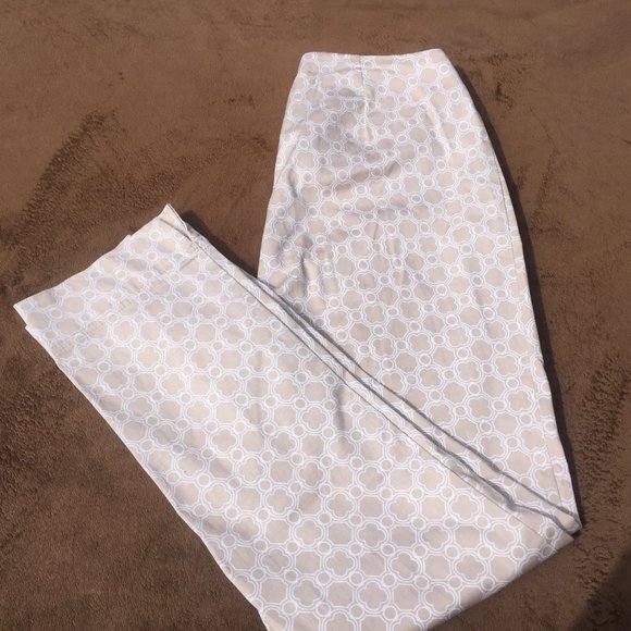 ✅Charter Club Classic Beige & White print Pants 6 - Picture 1 of 6